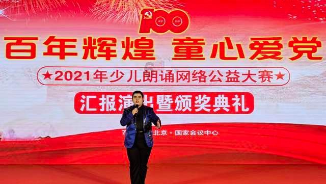 女生态度冷淡，不主动找她就不理，再追下去还有意义吗？游戏画面